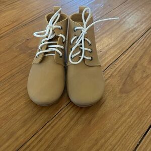 Piper Finn kids shoe size 8